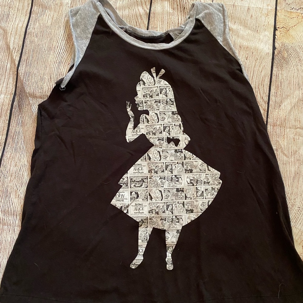 Alice in Wonderland Comic style tank